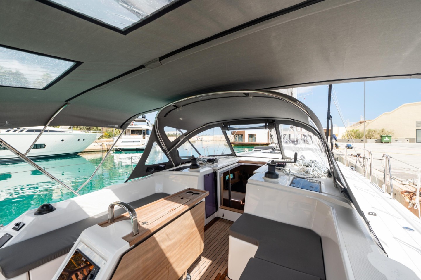 Rent a Sailboat Bavaria C42 in San Ġiljan (Everlong ) | SamBoat