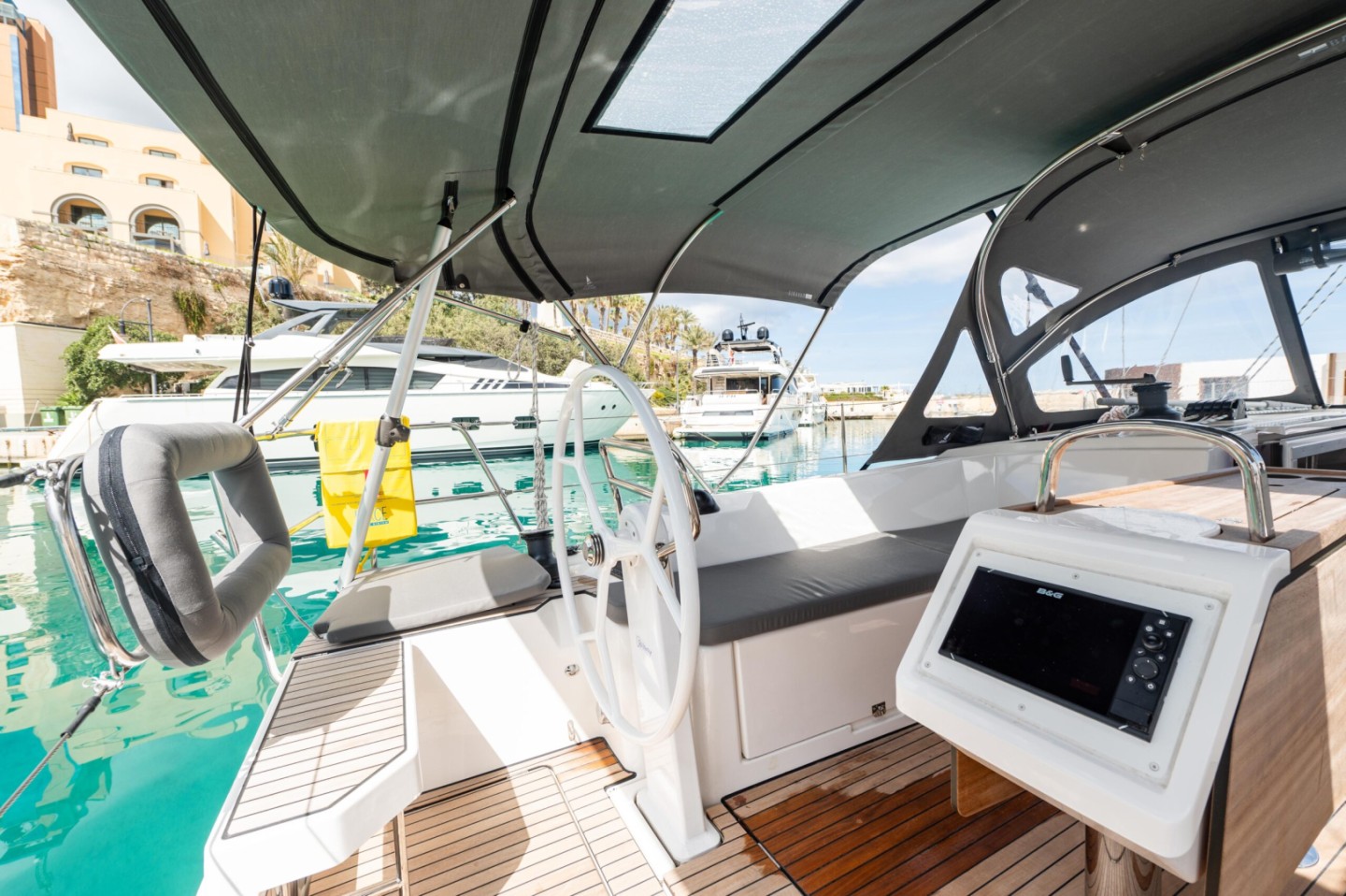 Rent a Sailboat Bavaria C42 in San Ġiljan (Everlong ) | SamBoat