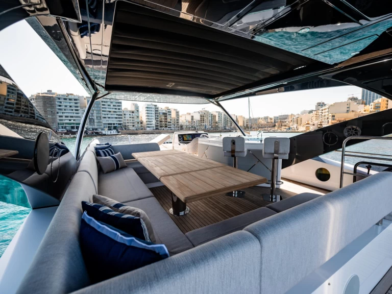 Luxury Yacht rental with or without captain Sunseeker St. Julian's