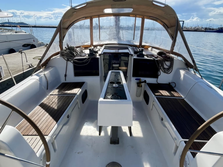 Rent a Dufour Dufour 382 Grand Large Roses