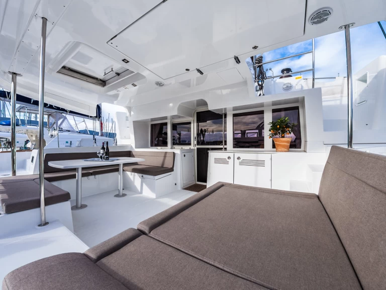 Yacht charter Rethymno cheap Lagoon 380