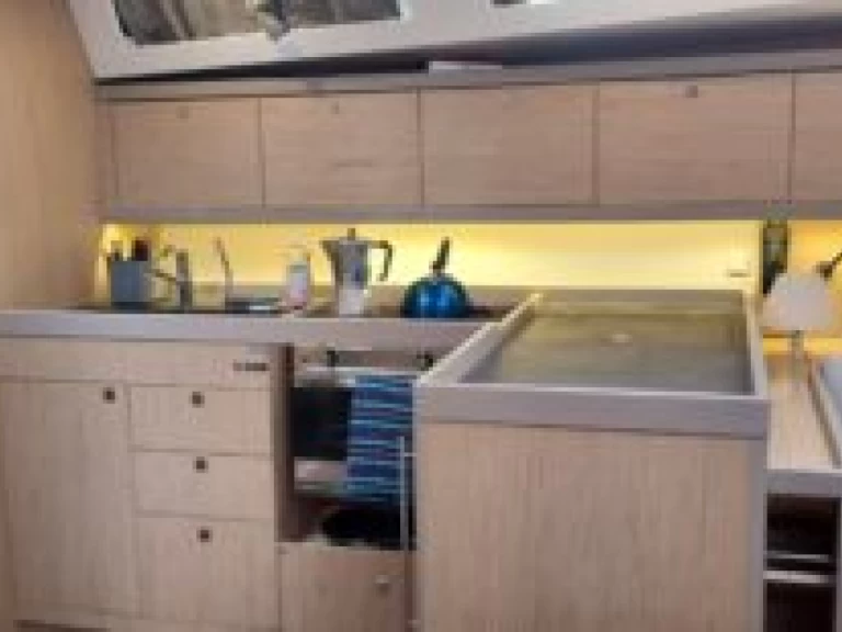 Sailboat rental in Toulon - Bénéteau Oceanis 45