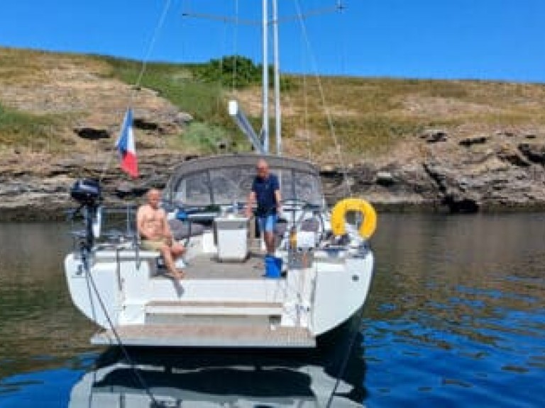 Sailboat rental with or without captain Bénéteau Toulon