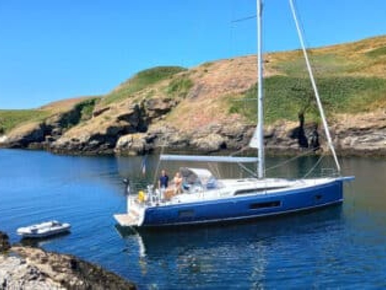 Bareboat Rental Sailboat Bénéteau with a boat licence