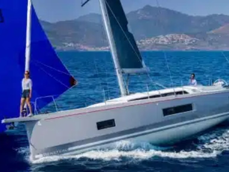 Sailboat for rent Toulon at the best price