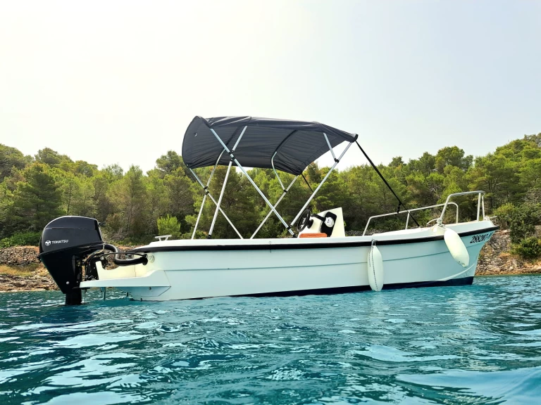 Motorboat rental with or without captain Betina Milna