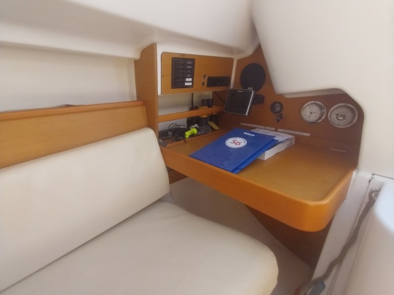 Sailboat rental with or without captain Bénéteau La Trinité-sur-Mer