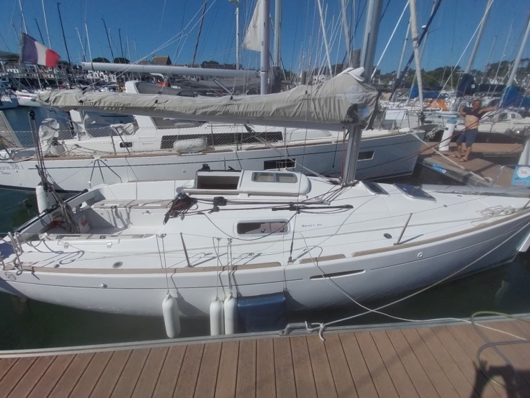 Yacht charter La Trinité-sur-Mer cheap First 25
