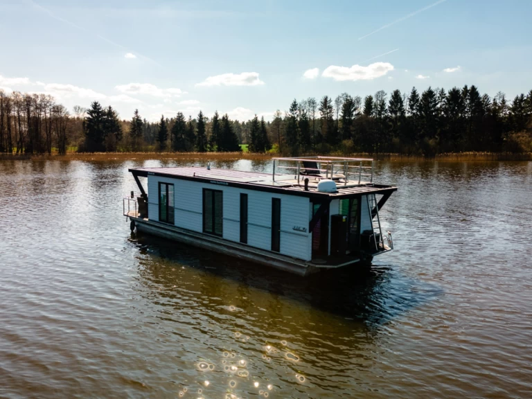 vonAnker 1st Class Werftbau charter bareboat or captained in  Buchholz