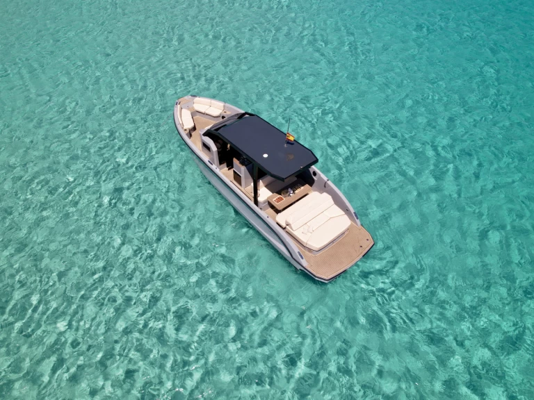 Rand Archipelago 32 in Marina Ibiza on SamBoat
