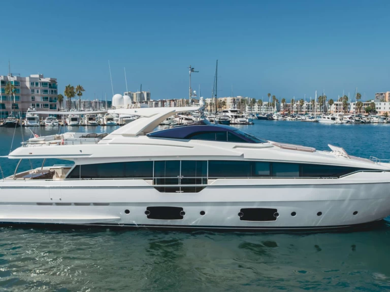 Luxury Yacht rental in Newport - Ferretti SOL SHINE 