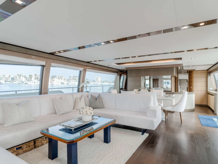 Boat rental Ferretti SOL SHINE  in Newport on Samboat