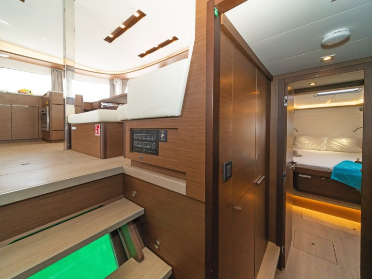 Yacht charter Deme of Volos cheap Lagoon 46