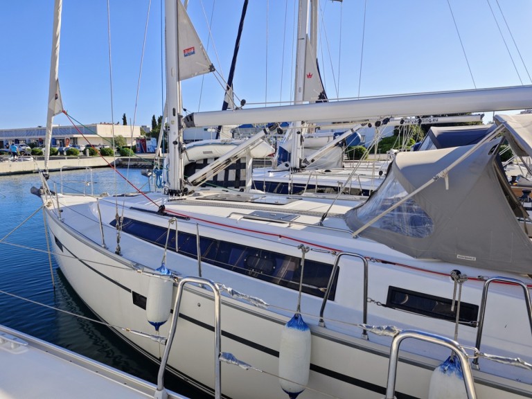 Yacht charter Sukošan cheap Cruiser 37