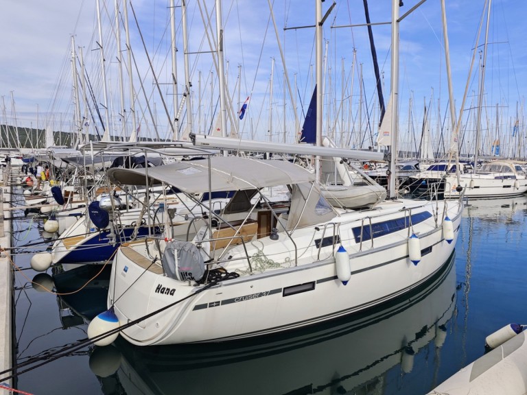 Sailboat for rent Sukošan at the best price