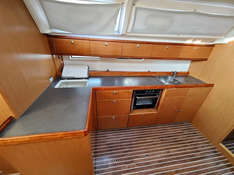 Sailboat rental in Sukošan - Bavaria Cruiser 46