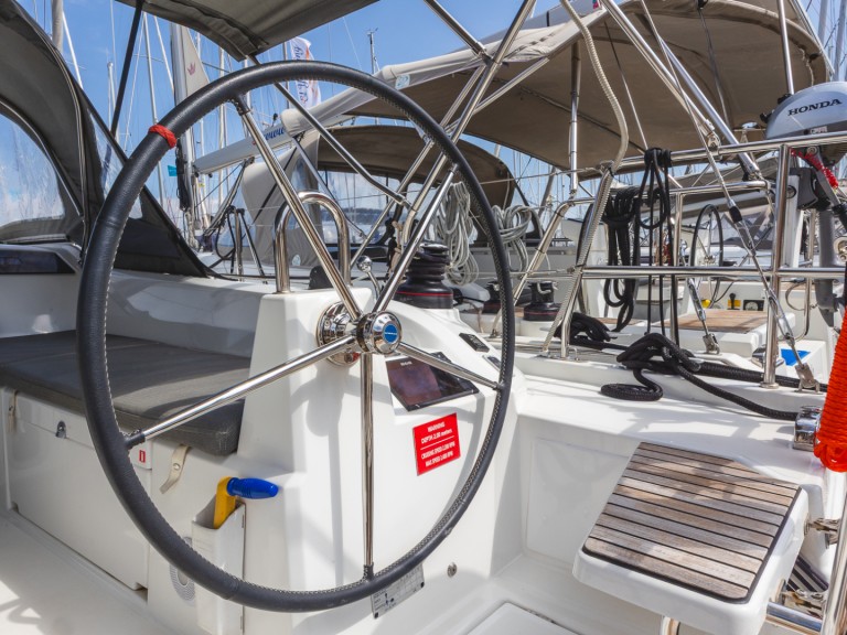 Rent a Bénéteau Oceanis 40.1 Lefkáda