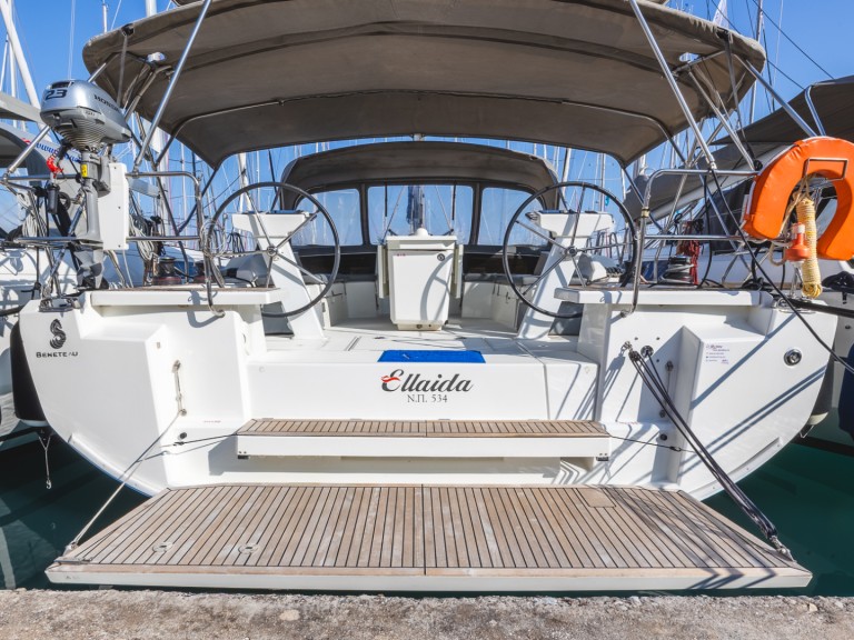 Sailboat for rent Lefkáda at the best price