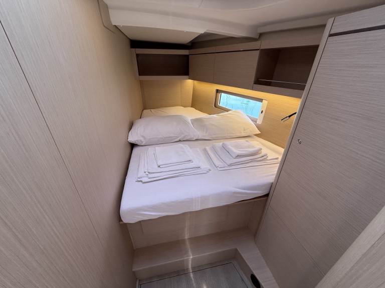 Bareboat Rental Sailboat Bénéteau with a boat licence