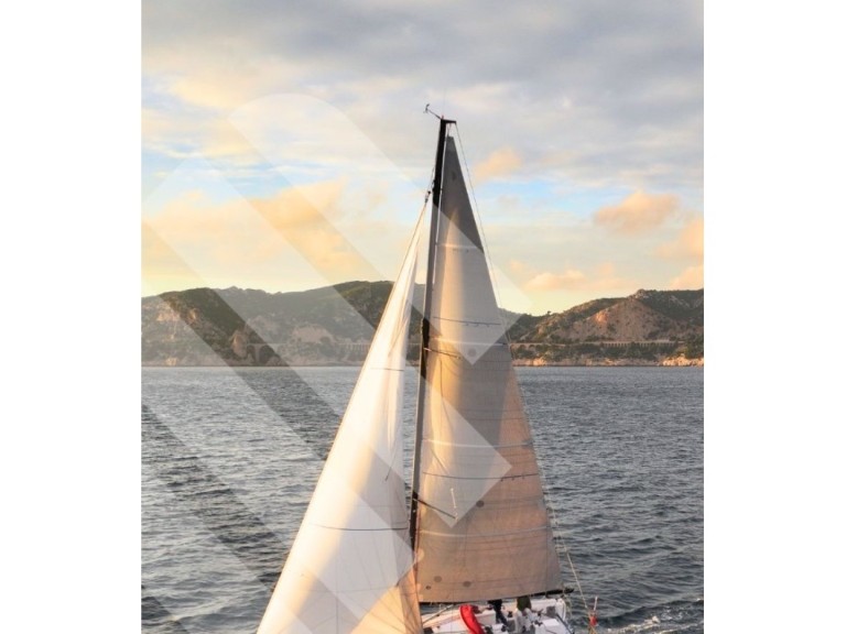 Sailboat for rent Marseille at the best price