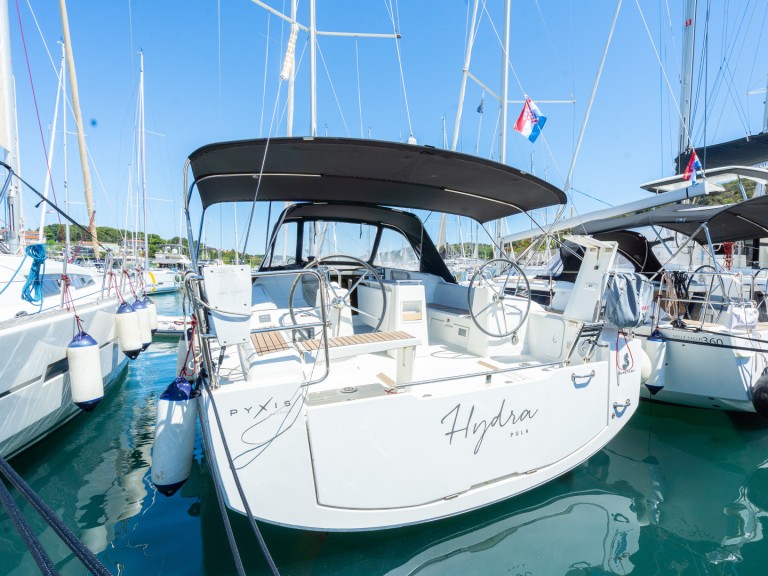 Sailboat rental with or without captain Bénéteau Pula