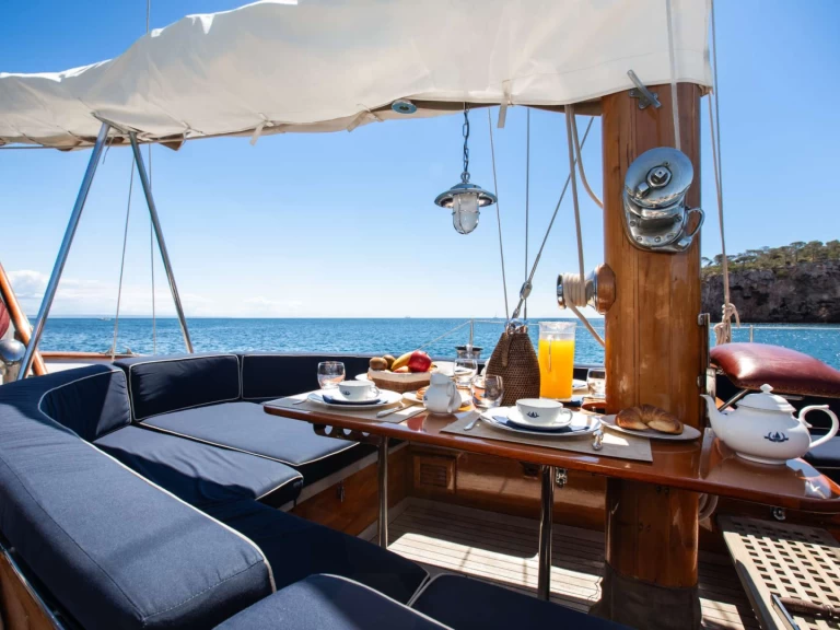 Rent a Abeking & Rasmussen GAEL I Naples