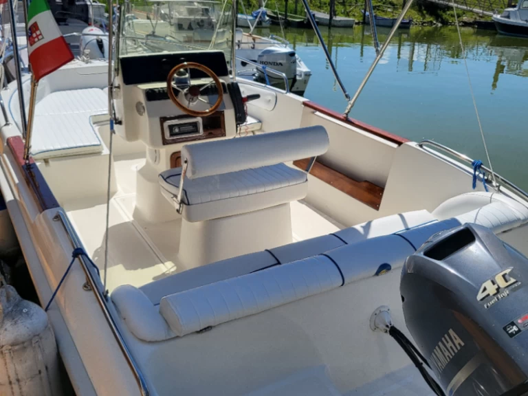 Gaia Gaia 19 L in Tuoro sul Trasimeno on SamBoat