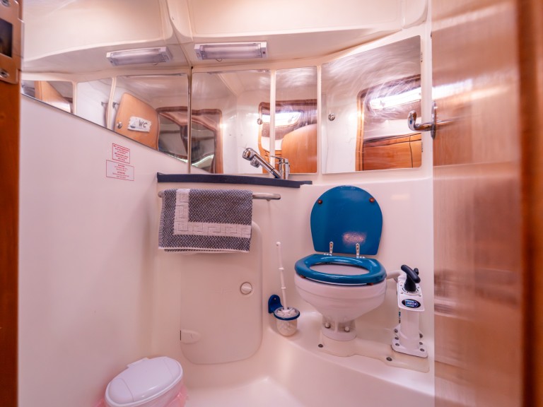 Bareboat Rental Sailboat Bavaria with a boat licence