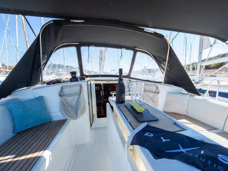 Boat rental Bénéteau Oceanis 38.1 in Pula on Samboat