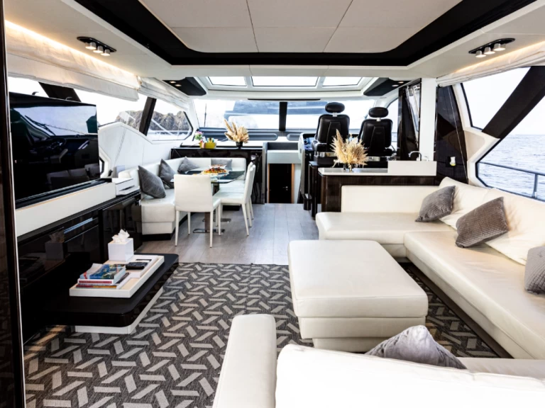 Luxury Yacht rental with or without captain Azimut Playa Flamingo