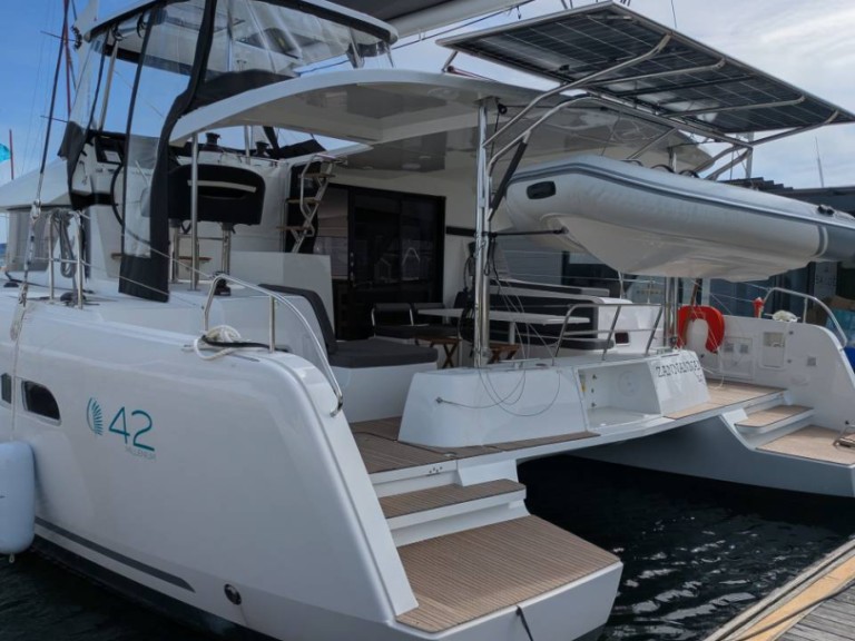 Yacht charter Mahé cheap Lagoon 42