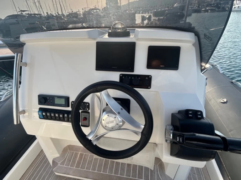 Joker Boat Clubman 28 in Marseille on SamBoat