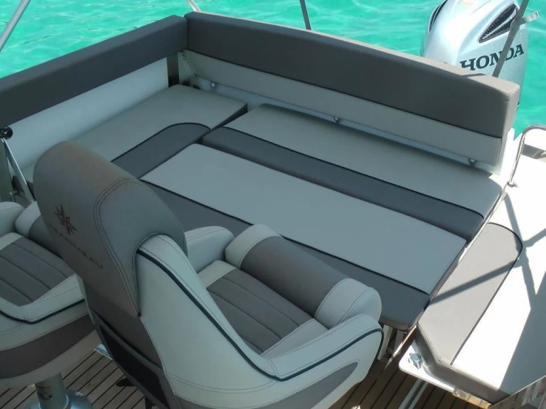 Bareboat Rental Motorboat Jeanneau with a boat licence