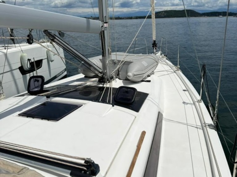 Sailboat for rent Préveza at the best price