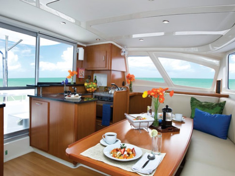 Rent a Leopard Catamarans / Robertson & Caine Leopard 39 Mai Khao