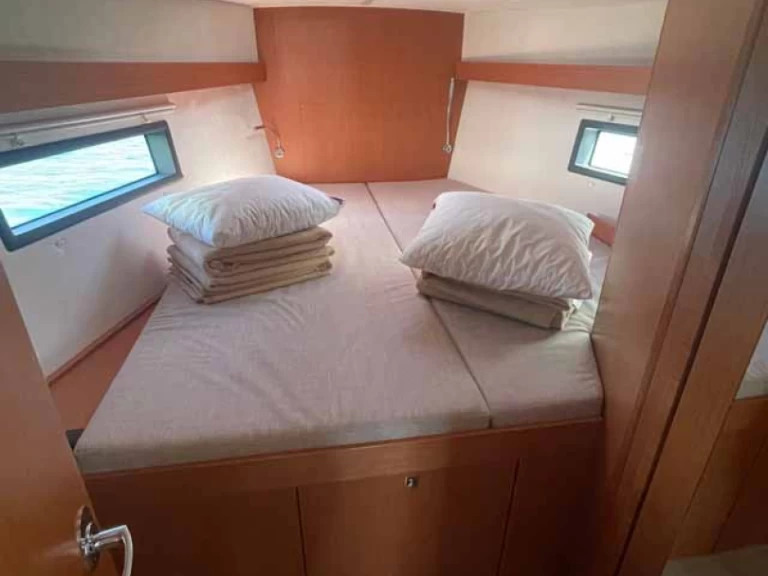 Boat rental Bavaria Bavaria C42 in Golfo Aranci on Samboat