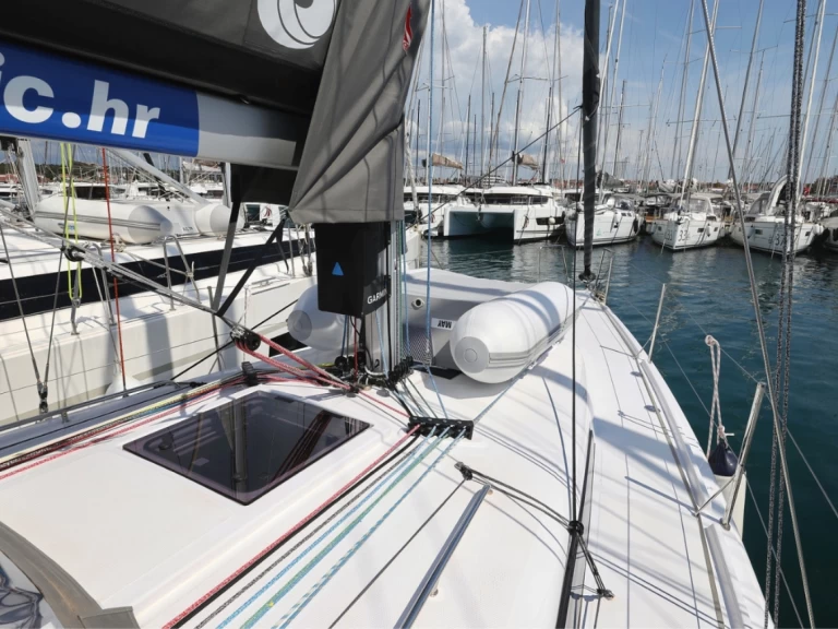 Bareboat Rental Sailboat Bénéteau with a boat licence