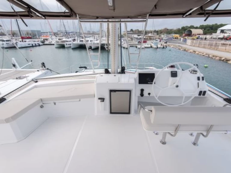 Bareboat Rental Catamaran Bali with a boat licence