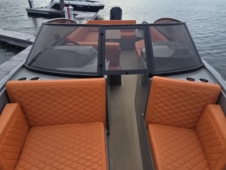 Motorboat for rent Sag Harbor at the best price