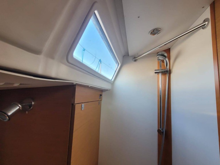 Rent a Jeanneau Sun Odyssey 379 Dl Saint-Quay-Portrieux