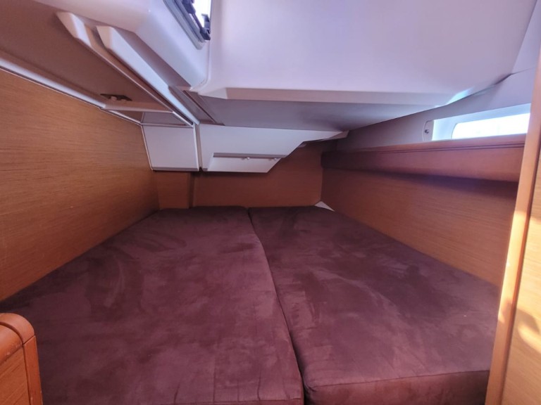 Sailboat for rent Saint-Quay-Portrieux at the best price