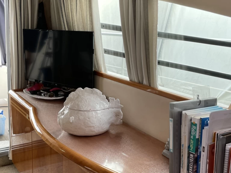 Rent a Guy Couach Guy Couach 1402 Propriano