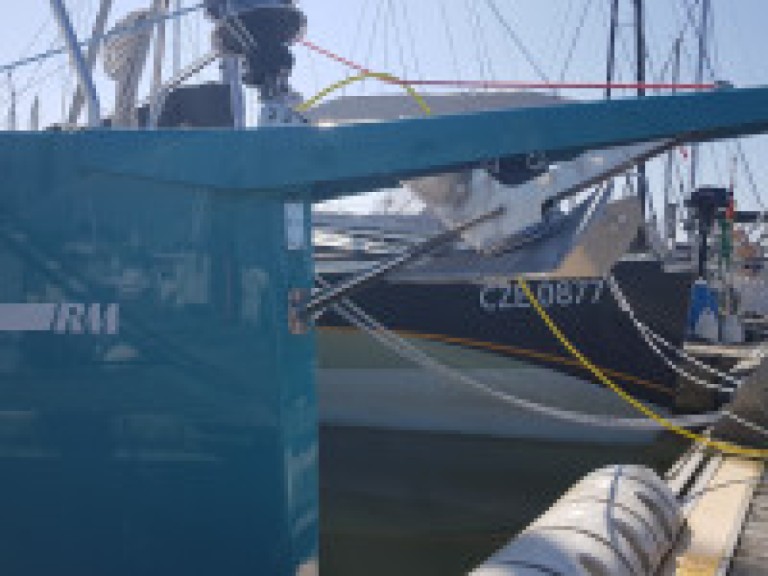 Yacht charter Larmor-Plage cheap RM 970