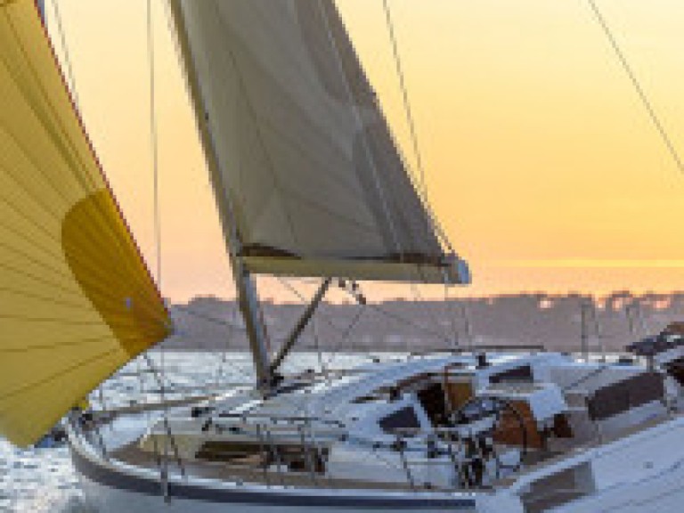 Yacht charter Larmor-Plage cheap Dufour 37