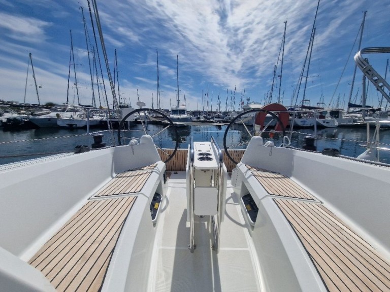 Bareboat Rental Sailboat Bénéteau with a boat licence