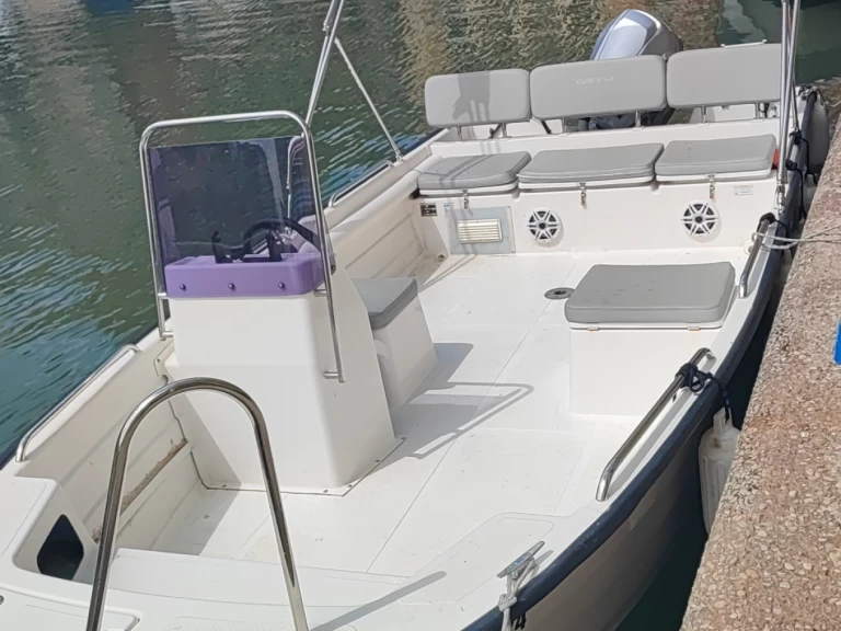 Grand Boats N585 in Port Saplaya on SamBoat