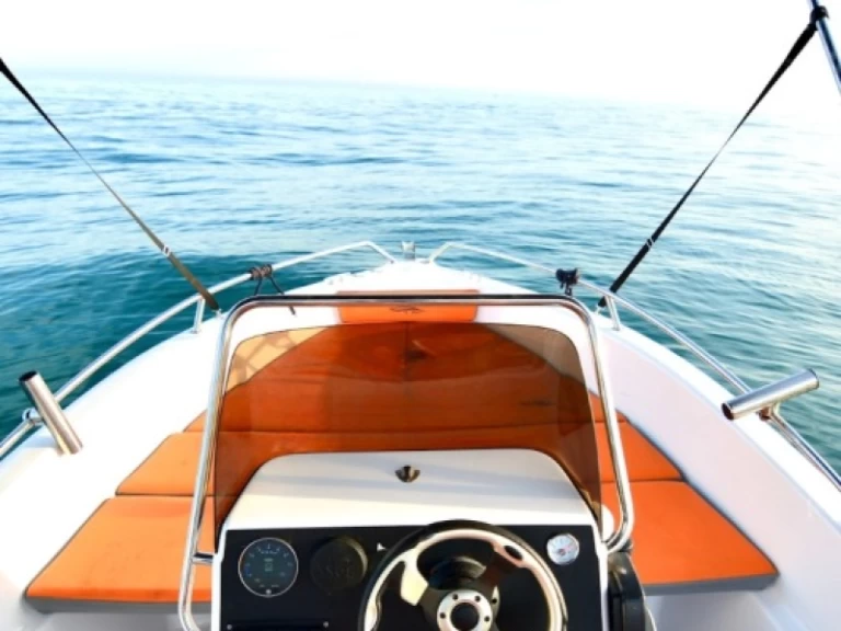 Yacht charter Puerto Deportivo de Lujo en Marbella cheap 500