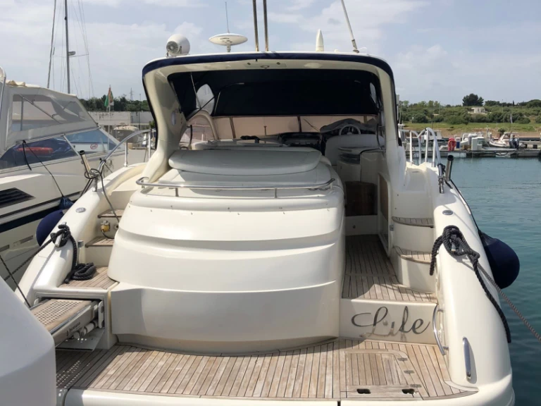 Azimut Atlantis 47 in Polignano a Mare on SamBoat