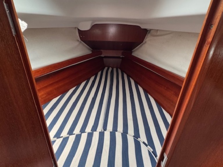 Yacht charter La Rochelle cheap First 31.7