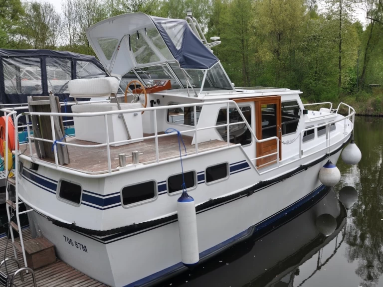 Yacht charter Zehdenick cheap Gruno 1050 Deluxe "Tante Gerti"